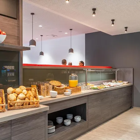 酒店 Campanile Frankfurt 3*