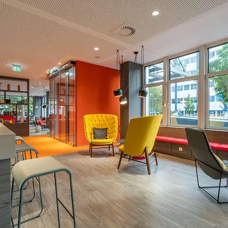 酒店 Campanile Frankfurt 3*